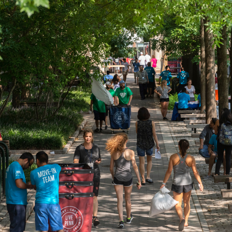 Students and their families moving into dorms on campus